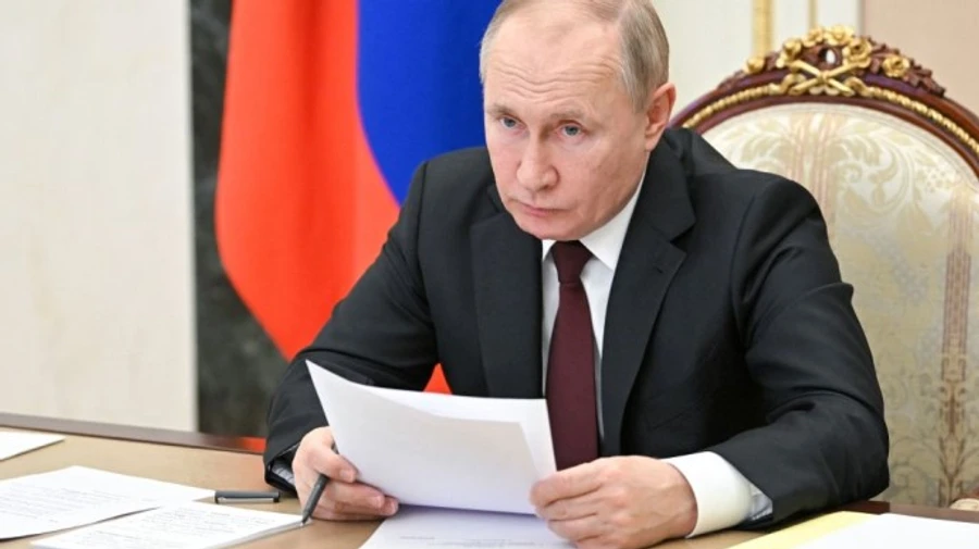 Putin confers awards on personnel killed in Ukraine by unprecedented number of secret decrees
