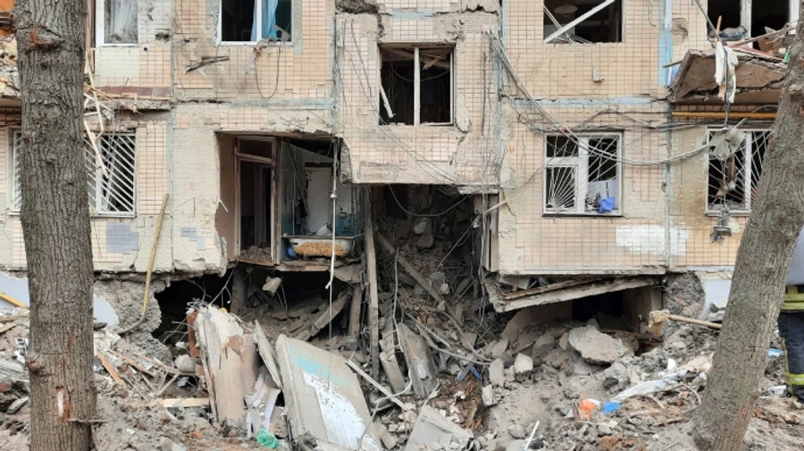 New missile strike on Kharkiv housing complex: 12 people rescued, information on casualties to be confirmed