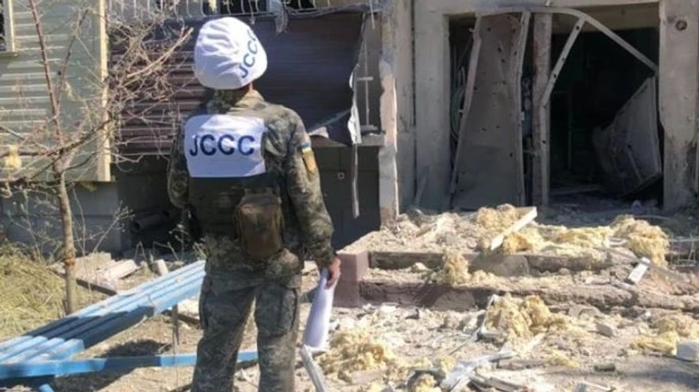 Снаряды боевиков попали в пятиэтажку на Луганщине