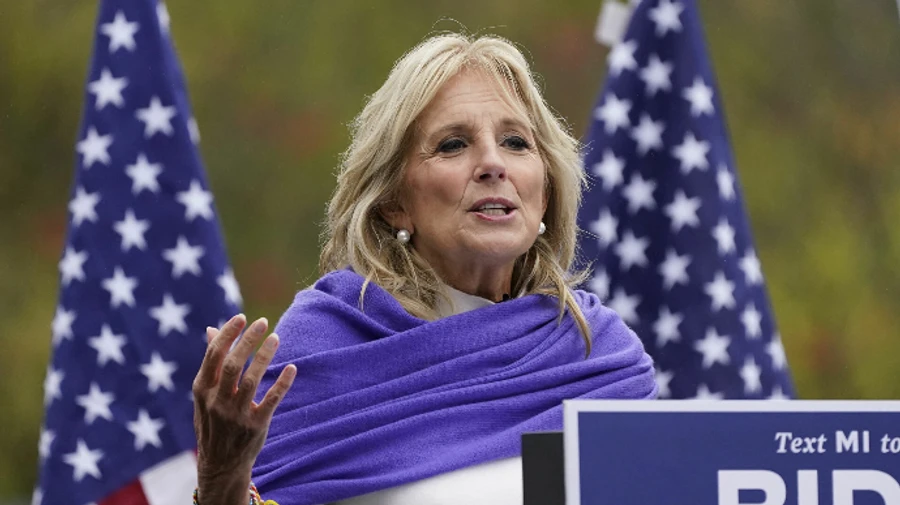 Первая леди США поранила ногу во время поездки на Гавайи