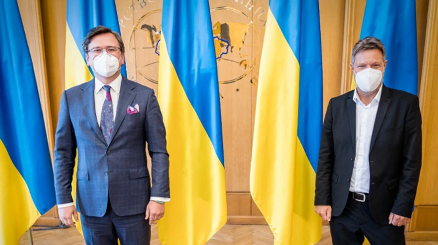 Кулеба обговорив зі співголовою німецьких Зелених протидію Північному потоку-2