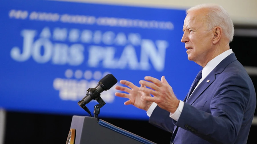 Возросло количество украинцев, которые верят в лучшие отношения с США при Байдене