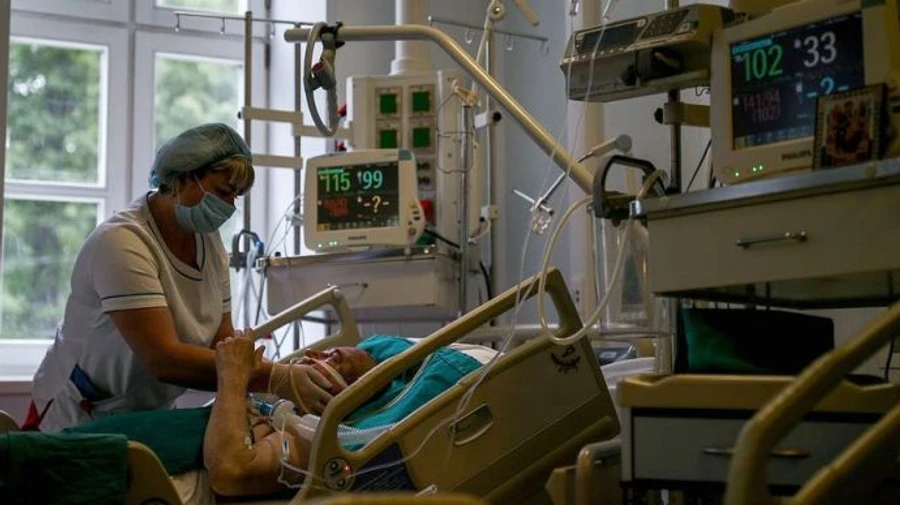 У Росії – два антирекорди COVID: і нових хворих, і померлих за добу