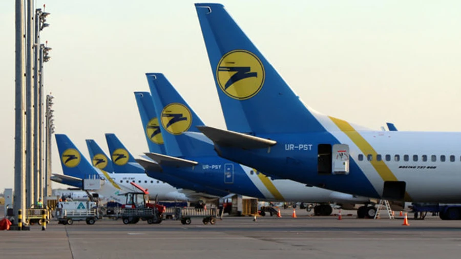 МАУ скасовує рейси до Єревана і думає про Баку