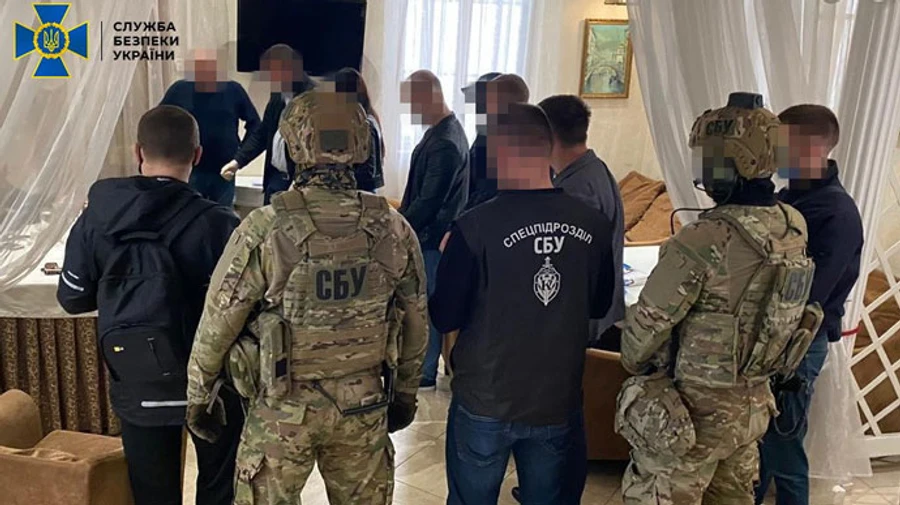 Миллион долларов за кресло губернатора: СБУ показала задержание взяточников
