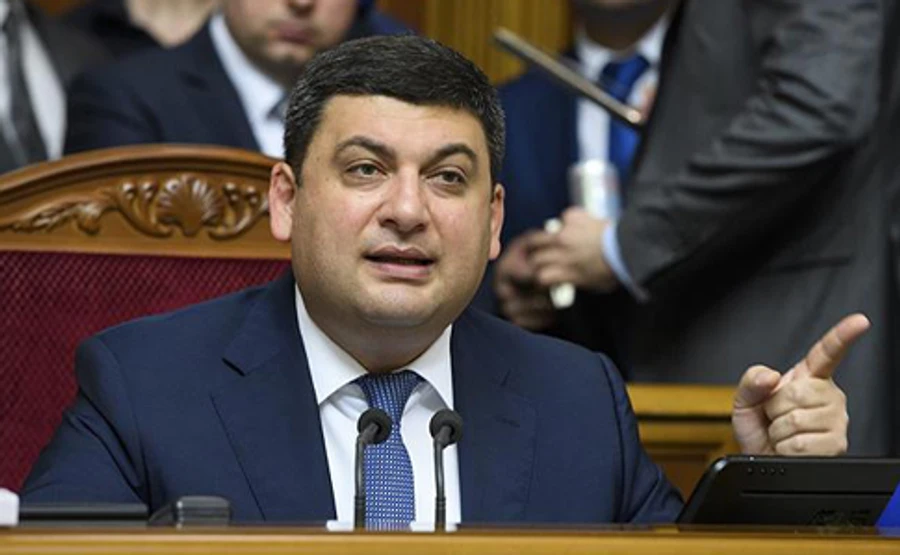 Гройсман пообіцяв, що першим зробить щеплення під камери