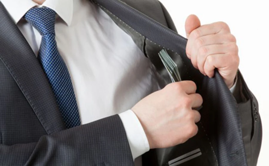 Кабмін збільшив посадові оклади держслужбовців на 15%