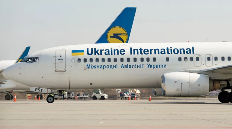 МАУ приземляється, можливо назавжди. Що відбувається з найбільшою авіакомпанією України?