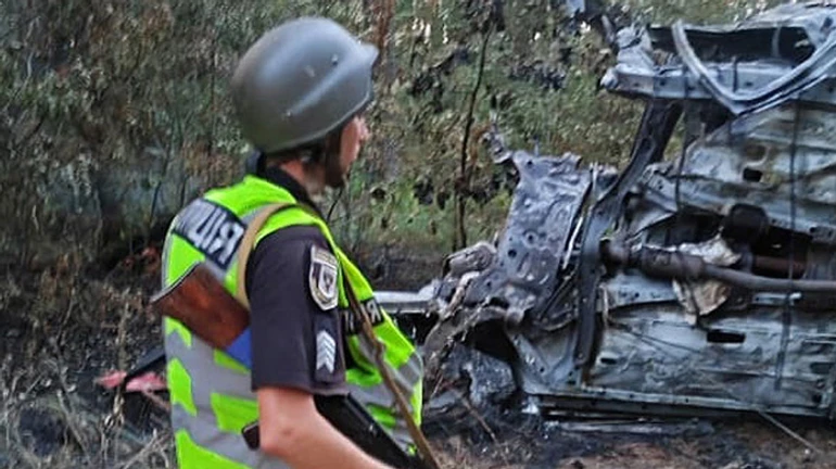 На Чернігівщині на міні підірвався автомобіль патрульного: він і жінка загинули, 2 дітей у лікарні