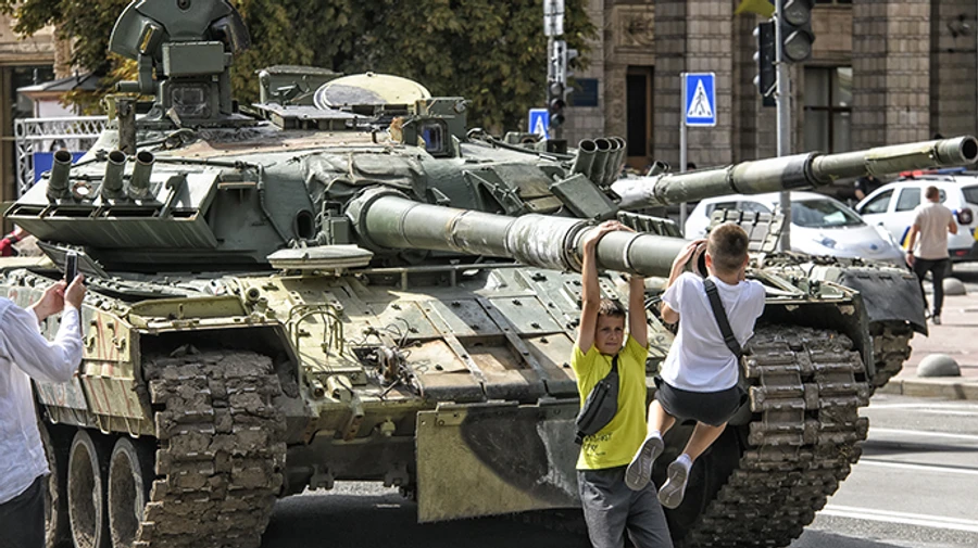 На треть увеличилось количество украинцев, которые считают себя свободными, уже 84% - опрос