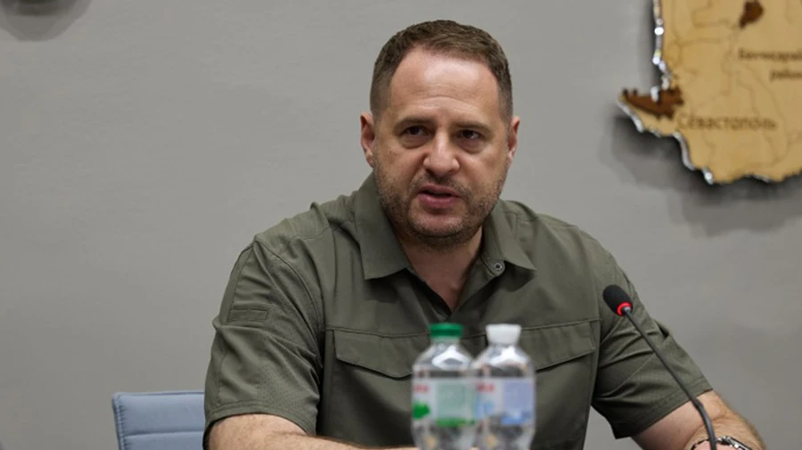 Єрмак на початку війни розсилав фото вбитих росіянами дітей світовим лідерам, щоб ті дали допомогу – WP