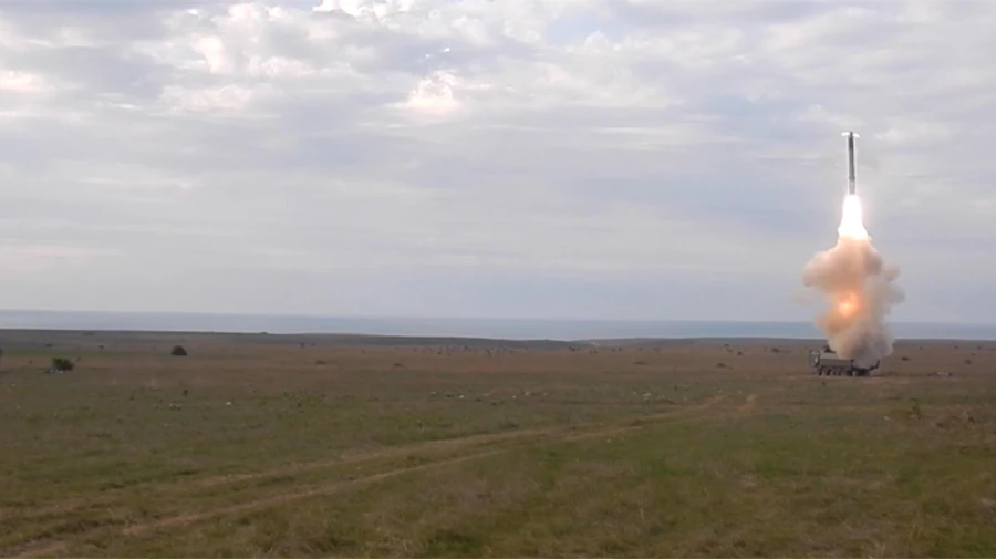 Росія почала використовувати протикорабельні ракети по наземних цілях: чому це відбувається