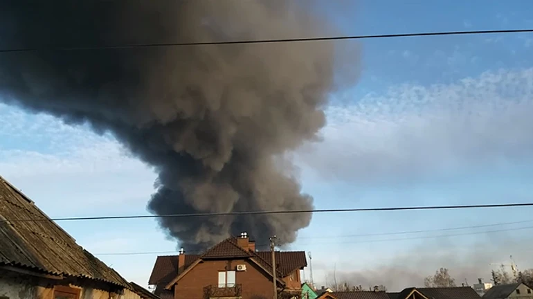 В Василькове враг уничтожил аэродром, горит склад с боеприпасами – детонируют снаряды