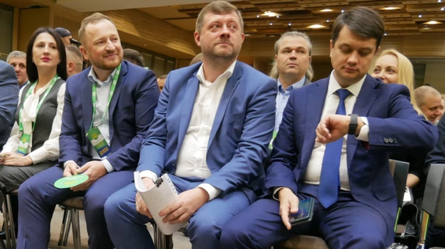 Разумков каже, що є членом фракції Слуга народу