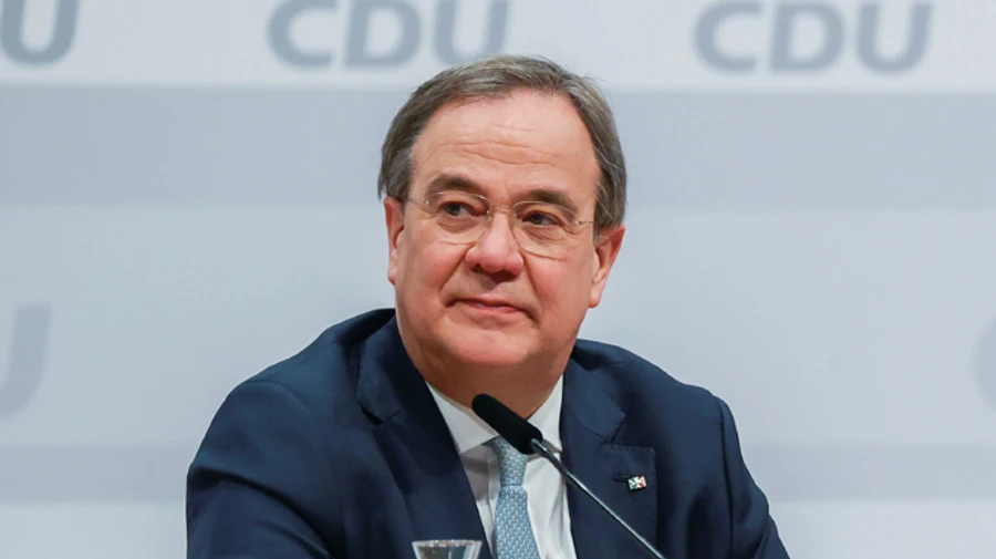 Лідера партії Меркель розкритикували за засвічений бюлетень