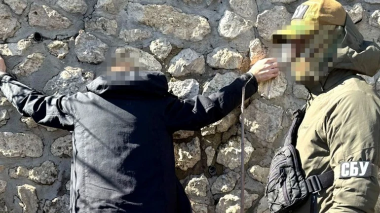 Ukraine's Security Service detains two Russian assets who planned to plant explosives outside Ternopil enlistment office – photos