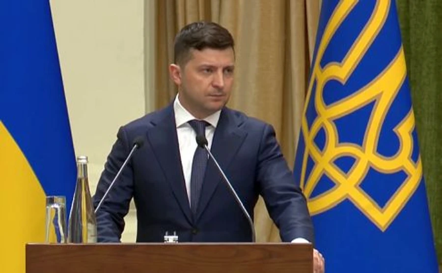 Зеленский: Не советую думать, что наше желание мира ослабляет способность дать отпор