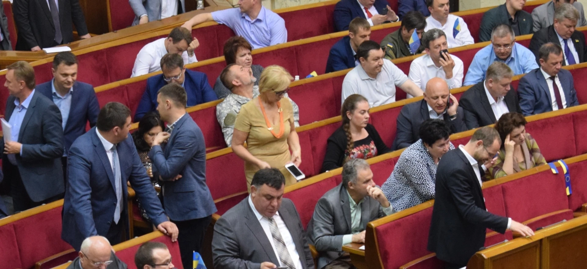 Вибори омбудсмена: одобрямси кандидатів і договорняки владних фракцій