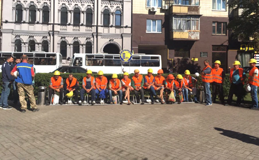 Київміськбуд оголосив страйк: всі будівництва зупинено