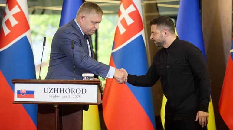 Разворот Фицо: что заставило лидера Словакии изменить политику в отношении Украины
