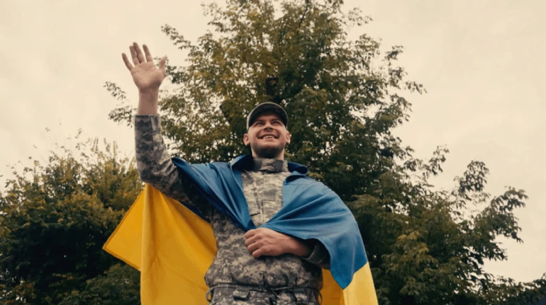 Навіть зручне ліжко може викликати дискомфорт. Що відчуває ветеран після повернення та як допомогти йому