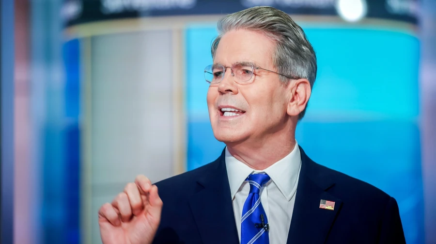 США не продовжуватимуть винятки із санкцій для російської та іранської нафти – Бессент