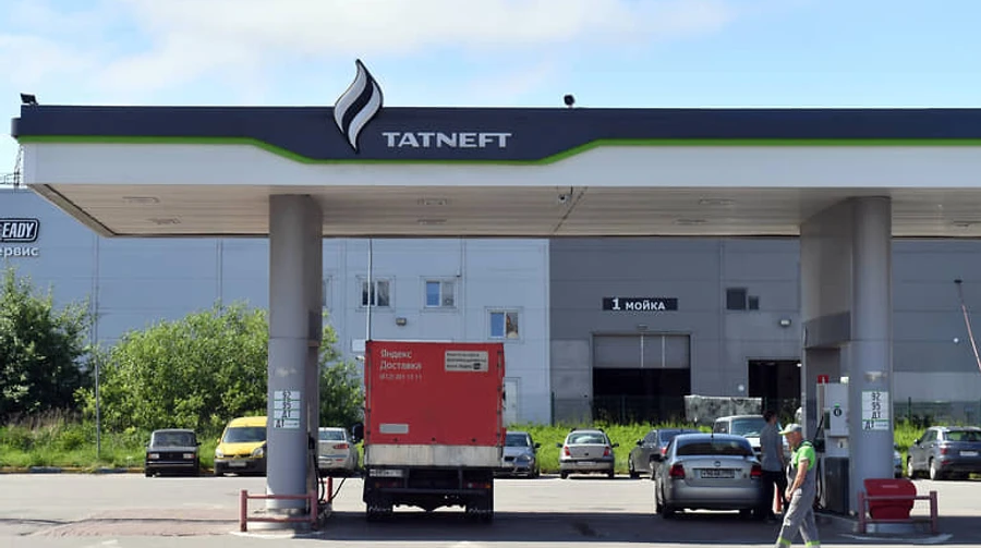 Russian oil giant restricts petrol sales following strikes on refinery