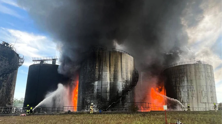 Ukraine's largest grain producer and exporter details damage caused by Russian strike on vegetable oil terminal