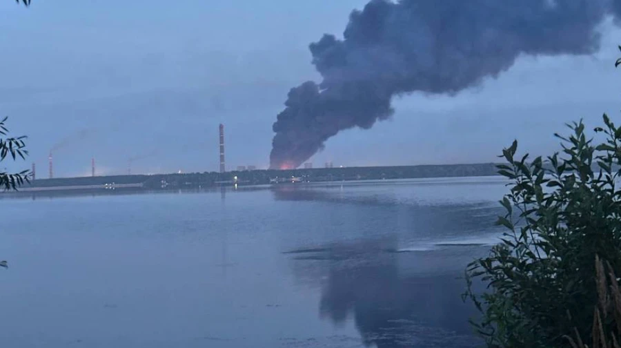 В российском Липецке вспыхнул пожар в районе ТЭЦ после взрывов