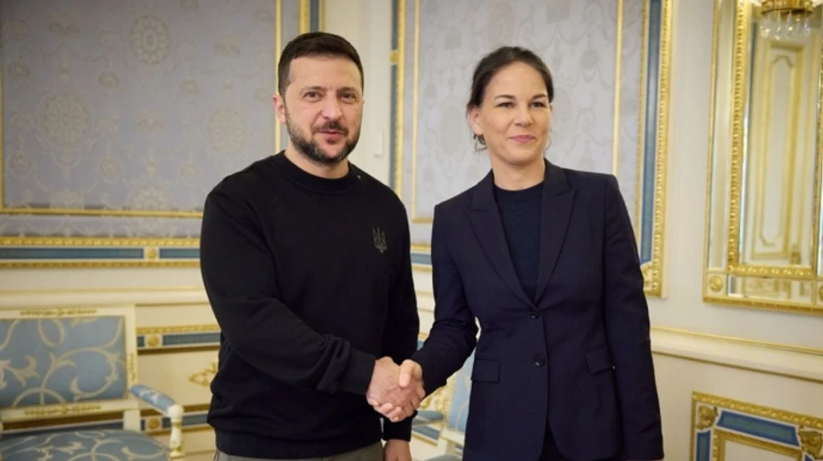 Zelenskyy and German Foreign Minister discuss situation on the front and Ukraine's air defence capabilities – video