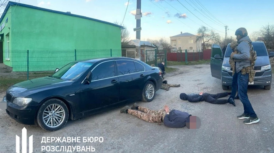 Жители Львовщины, военный, правоохранитель и сын судьи придумали, как нажиться на уклонистах − ГБР 