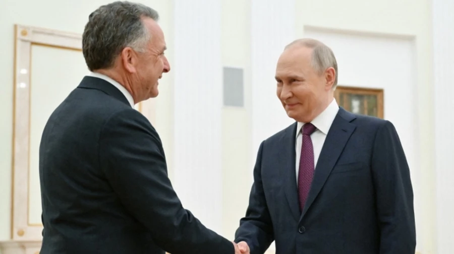 Kremlin says it brought positions closer with US and even discussed direct talks with Ukraine