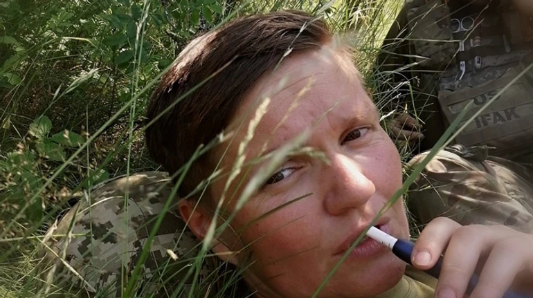 Бронік на нормальних грудях – це важко. Історії про будні жінок у війську від Лесі Литвинової та Анастасії Леонової