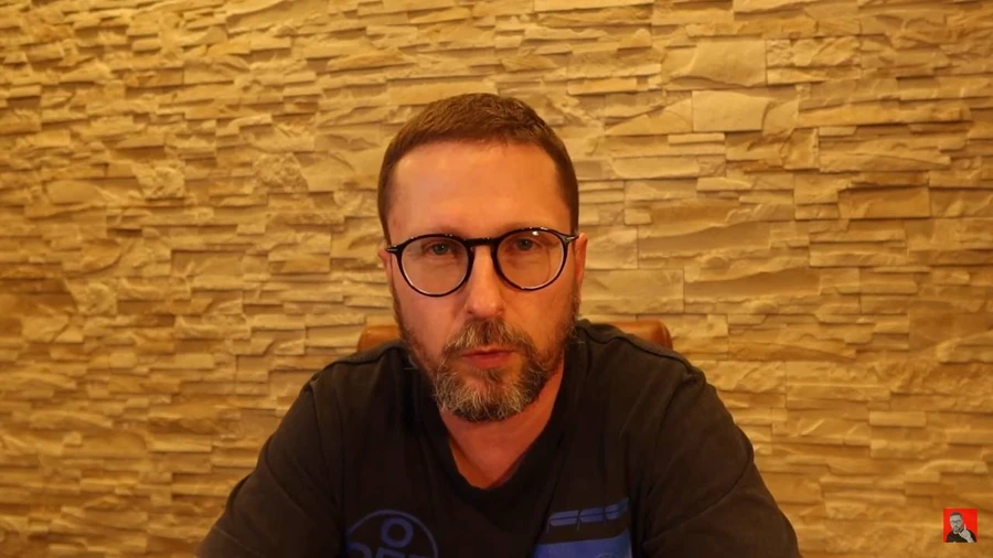 Шарий признал, что не дотягивает до Ассанжа, а также знал о подготовке своей депортации