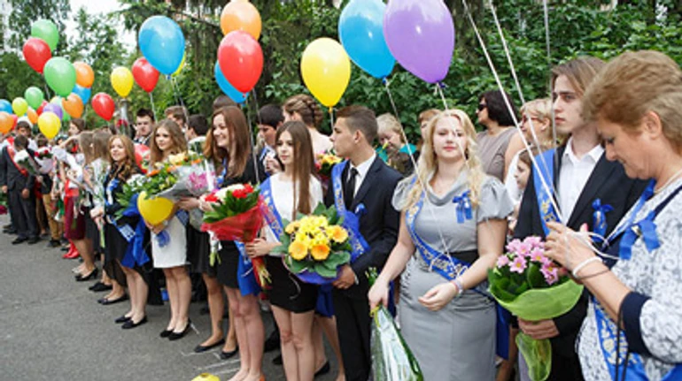 Выпускной-2021 в пандемию: какие альтернативы традиционному вечеру выбирают школьники и их родители
