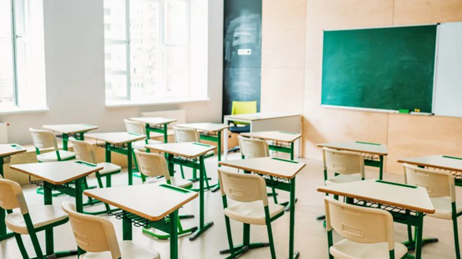 Учнів 4 та 9 класів звільнили від ДПА через COVID