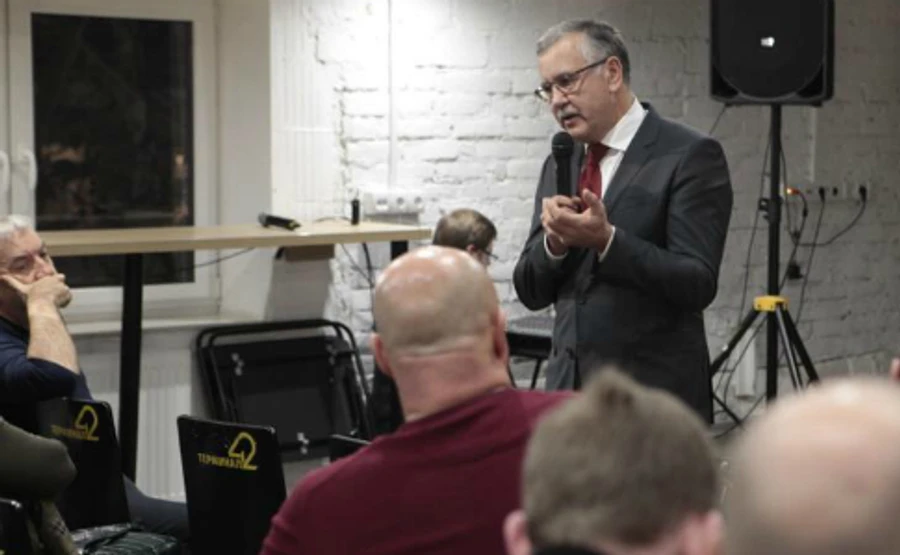 На Гриценка з однопартійцями напали 30 тітушок, є постраждалі