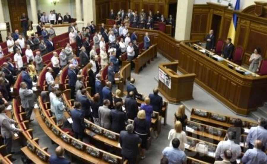 Депутатам дали гроші на вищі зарплати