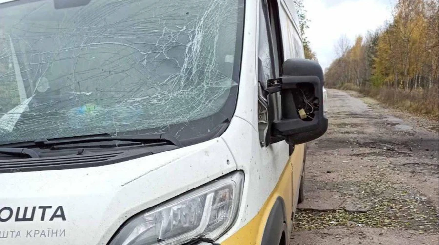 Russians attack Ukrainian post service vehicles in Sumy Oblast