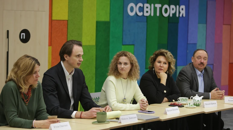 Виростає покоління, яке втратило інтерес до навчання: 10 ідей, які врятують освіту майбутнього