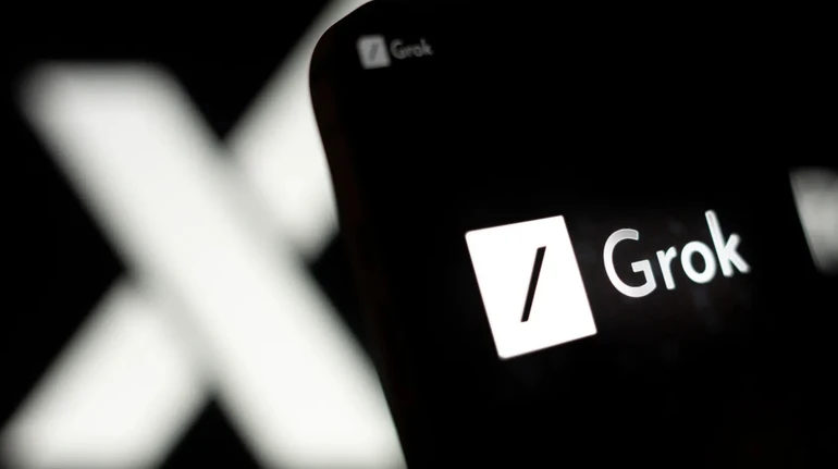 Чат-бот Grok Ілона Маска генерує в X близько 6 700 роздягаючих зображень на годину