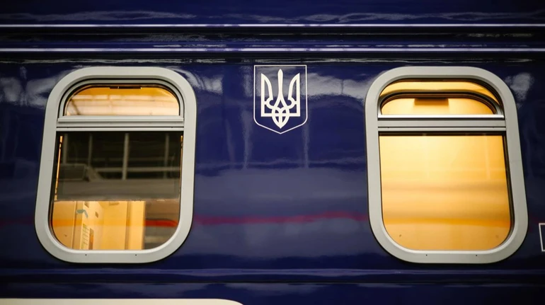 Обстріл і евакуація з потяга: що робити пасажирам і чи можуть поїхати без вас - пояснюють в УЗ
