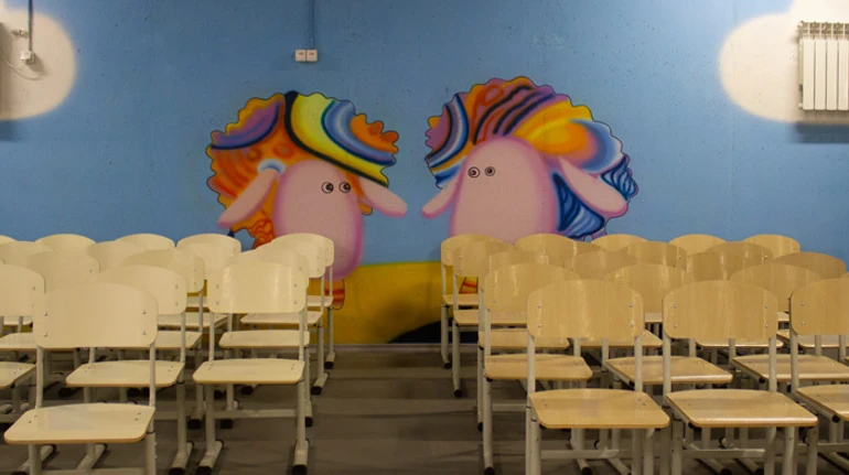 Как бомбоубежища влияют на образование в Украине, и почему дистанционка - не выход