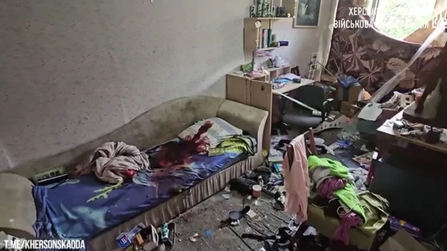 Russians attack Kherson in early morning: medics fighting to save child's life – video