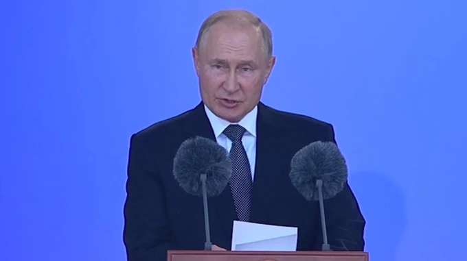 Despite Russia's huge losses, Putin brags about weapons and is ready to share them