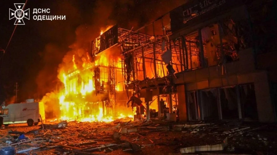 Рятувальники показали наслідки масованої російської атаки БпЛА на Одесу