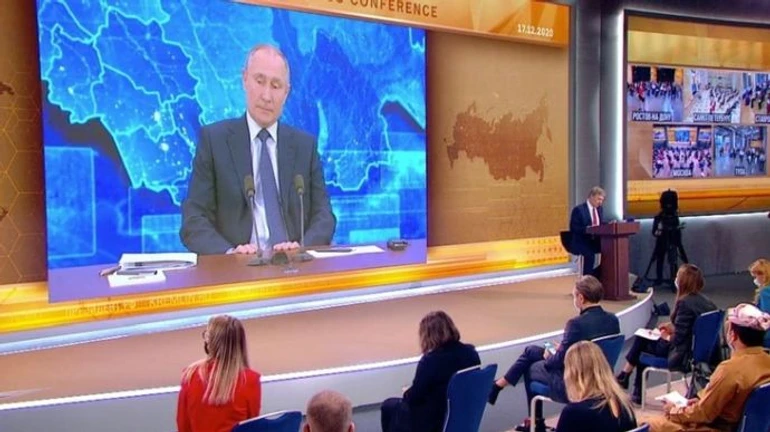 Кремль планирует перед выборами раздать россиянам деньги - Reuters