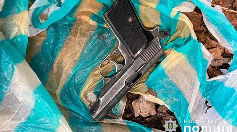 Ранение свободовца в Николаеве: полиция говорит, что он разбирал пистолет