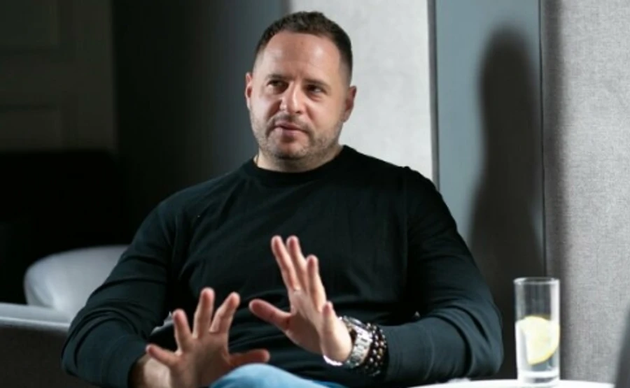 Импичмент в США: помощник Зеленского опровергает слова ключевого свидетеля