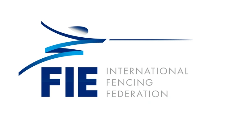 Международная федерация фехтования вернула россиян к юниорским соревнованиям под своим флагом и гимном